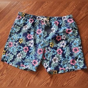 Crown & Ivy Tropical Floral Swim Trunks